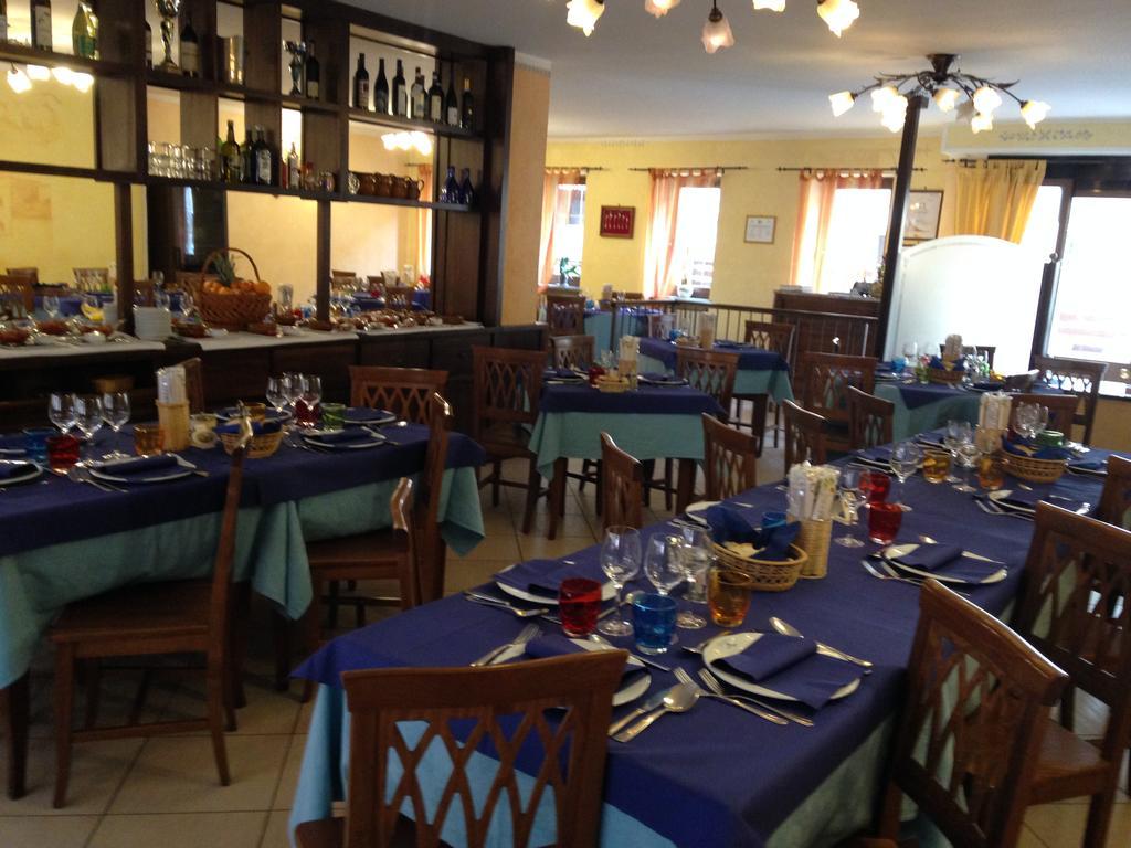 Hotel Ristorante Ligure Vinadio Exterior foto